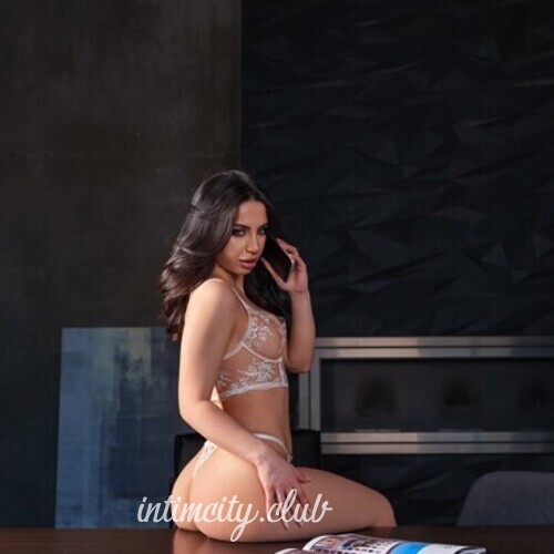  Камилла 45679